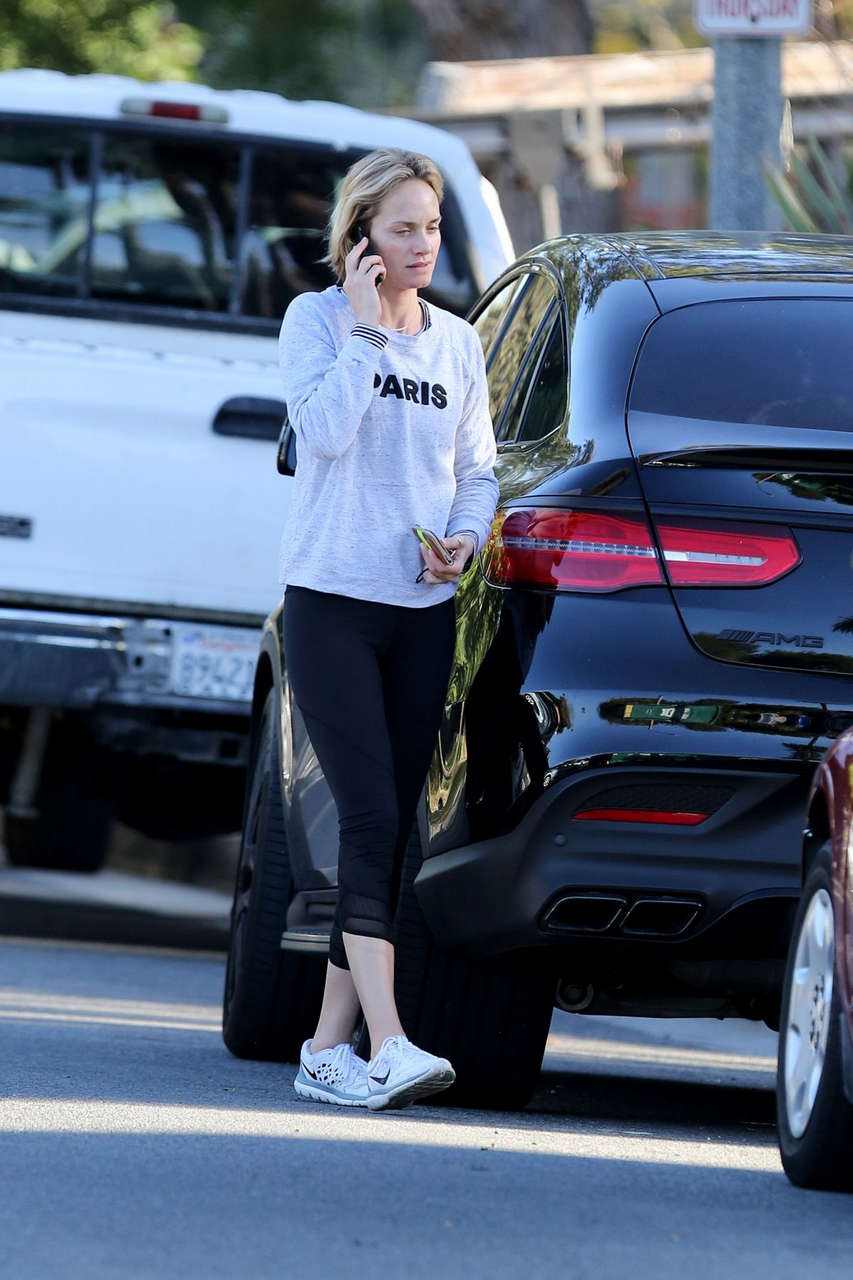 Amber Valletta Out Abou Brentwood