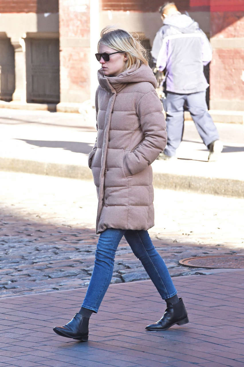 Amber Valletta Out Shopping Soho