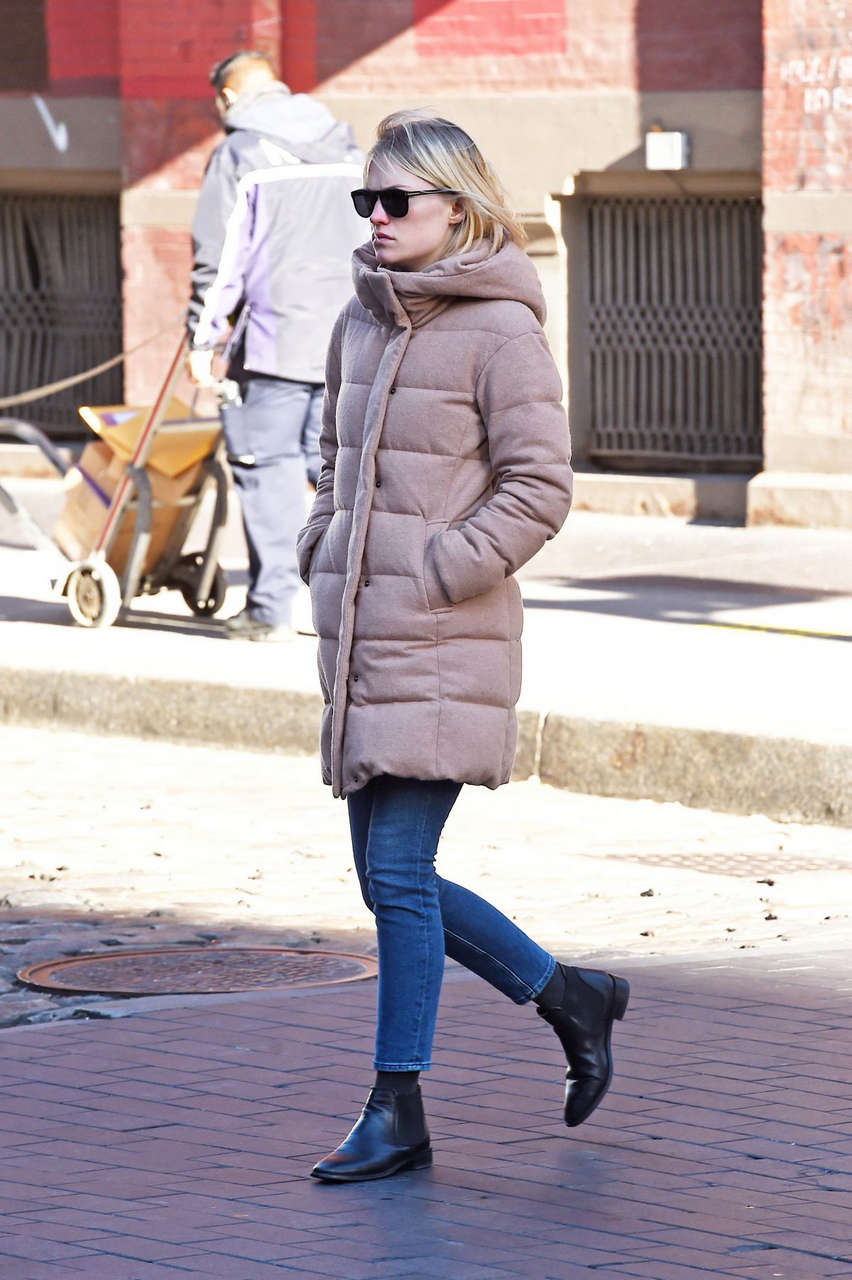Amber Valletta Out Shopping Soho