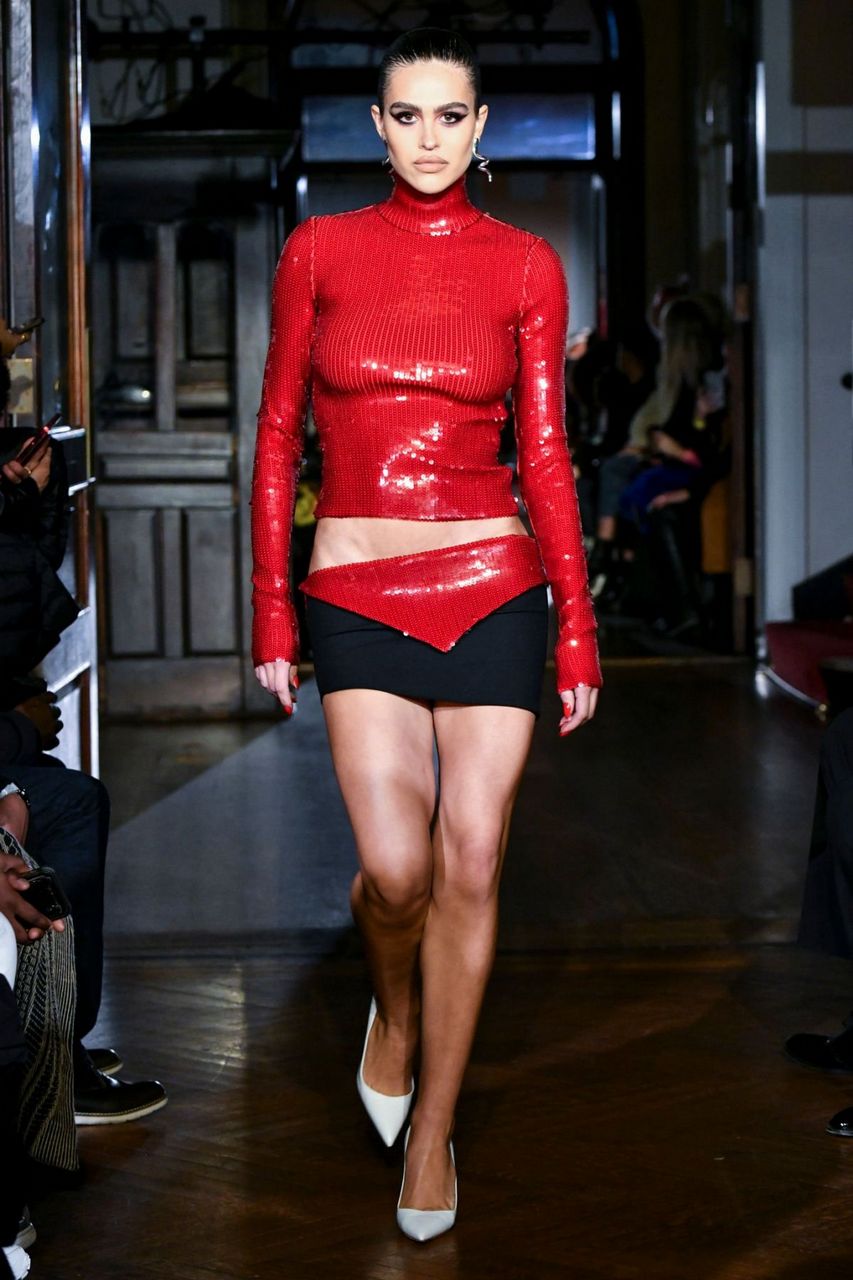 Amelia Hamliin Walks Runway Tresemme X Laquan Smith Fashion Show New York
