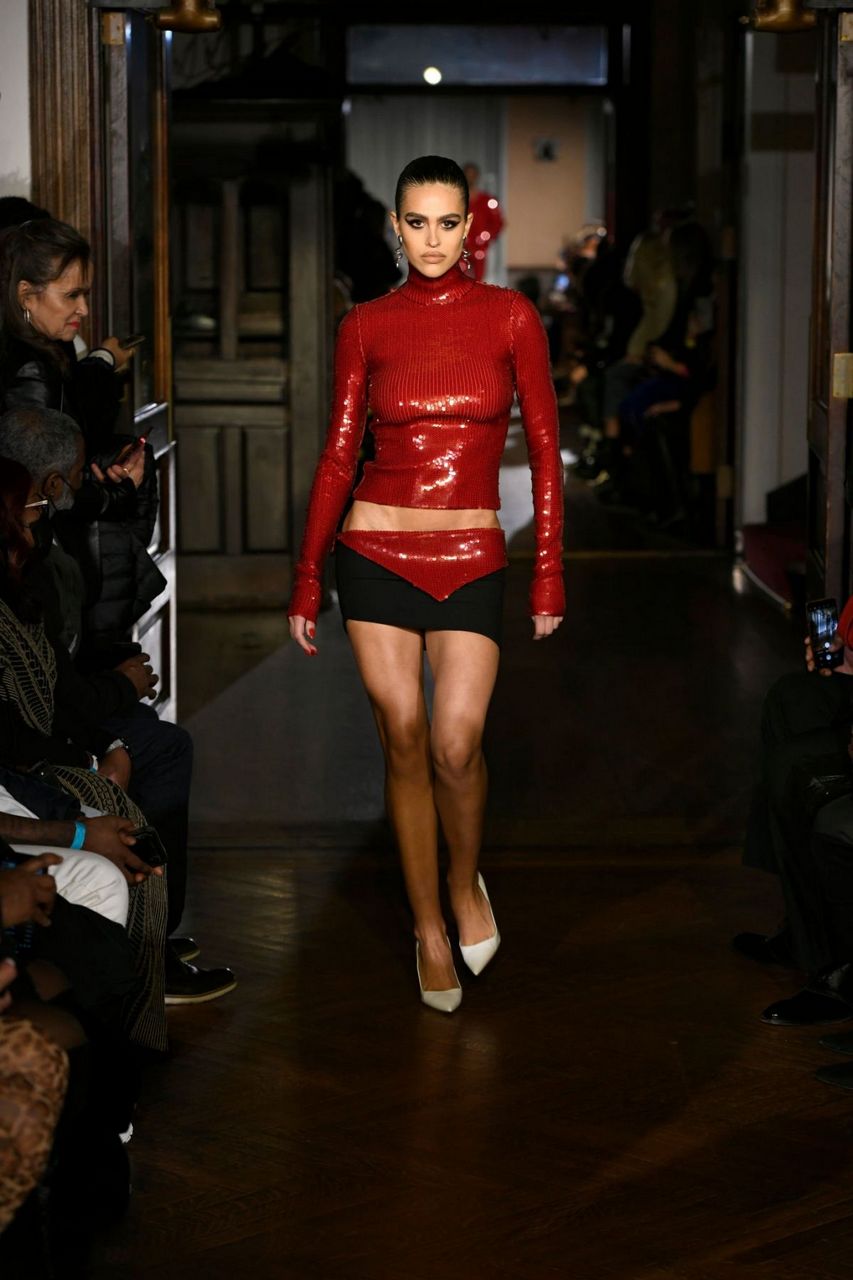 Amelia Hamliin Walks Runway Tresemme X Laquan Smith Fashion Show New York