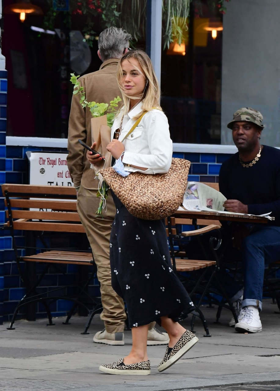 Amelia Windsor Buying Flowers Out London