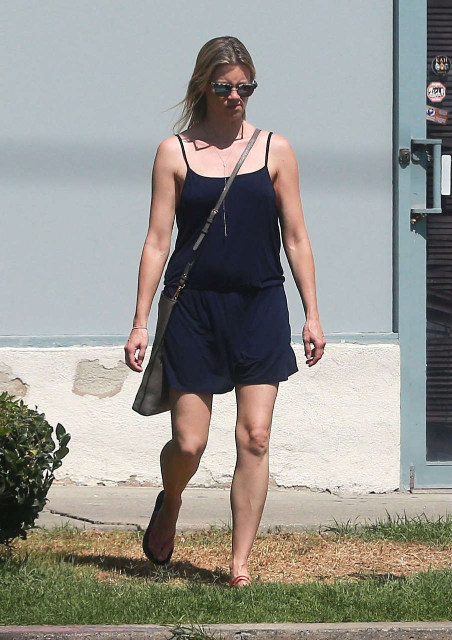 Amy Smart Out About Los Angeles