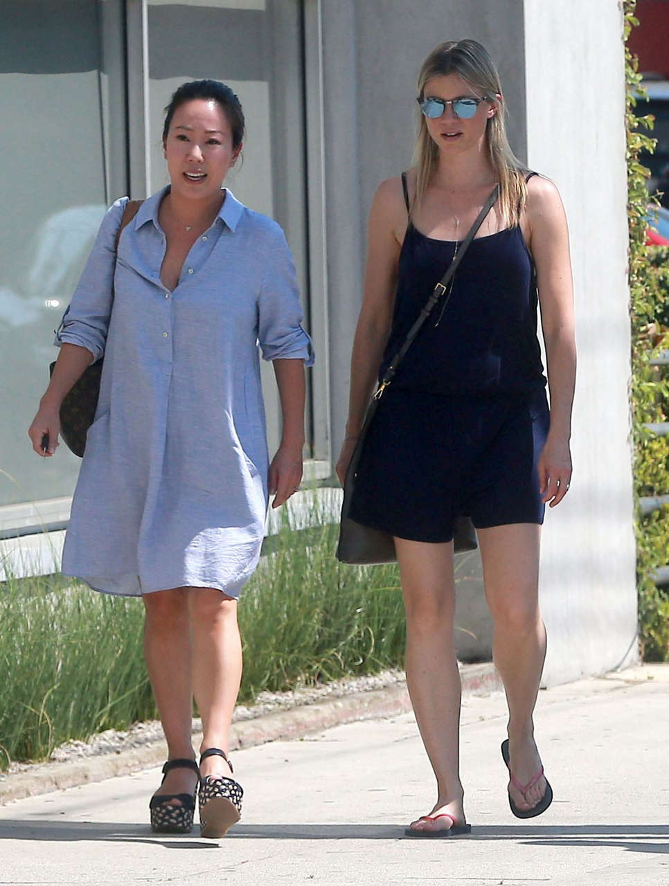 Amy Smart Out About Los Angeles