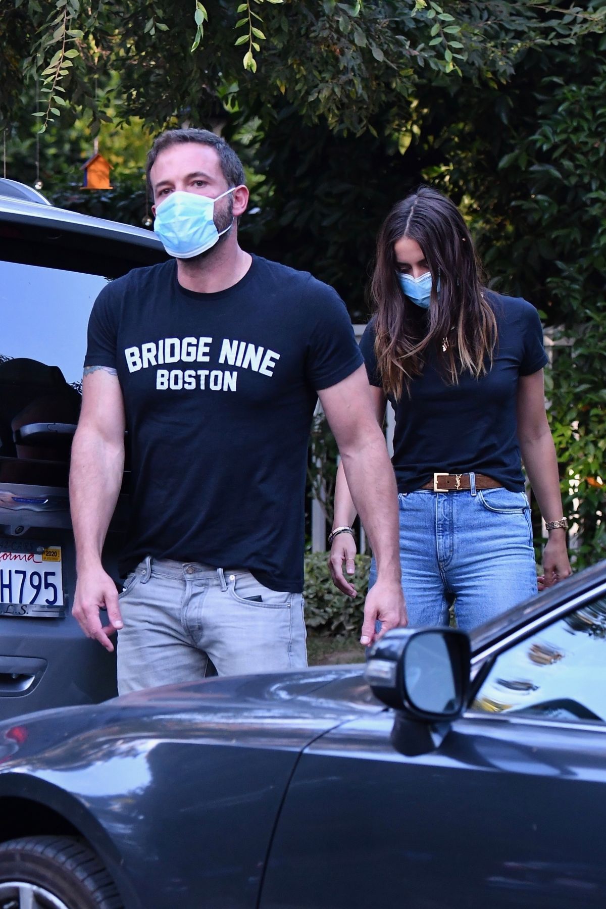 Ana De Armas Ben Affleck Out With Their Dog Brentwood