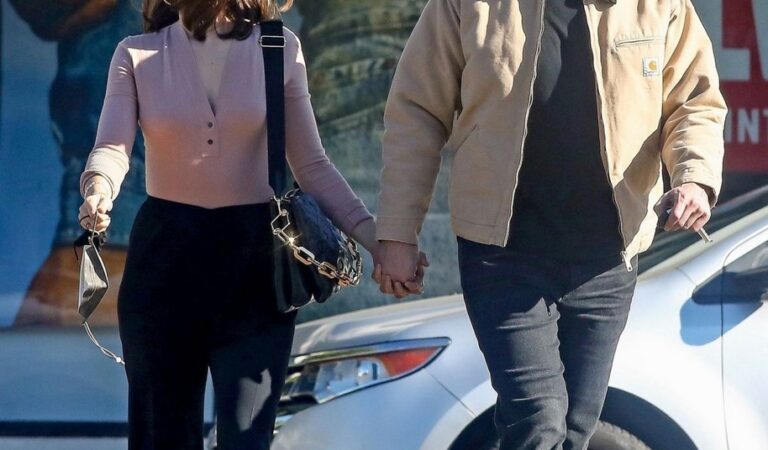 Ana De Armas Out With Boyfriend Los Angeles (7 photos)
