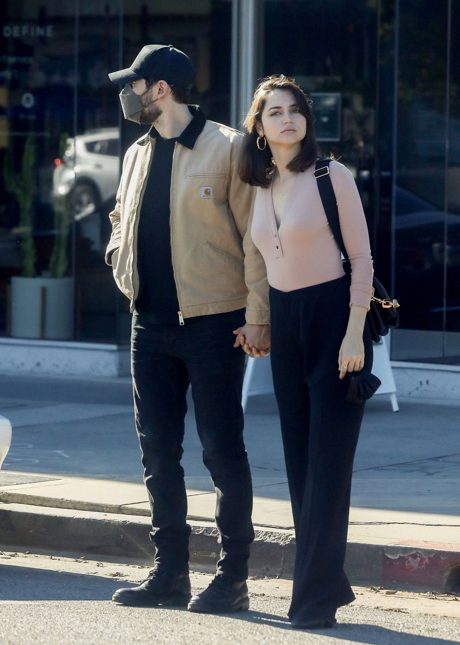 Ana De Armas Out With Boyfriend Los Angeles