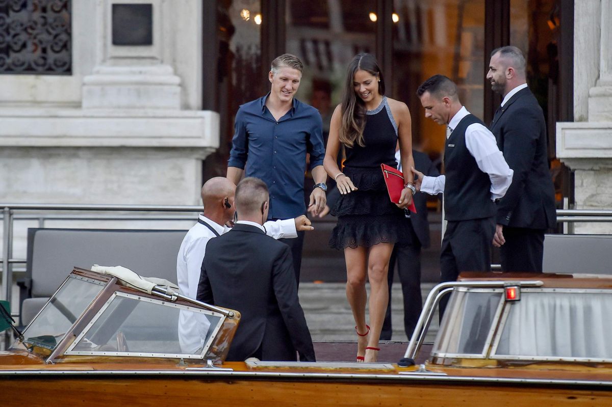 Ana Ivanovic Bastian Schweinsteiger Out For Dinner Venice