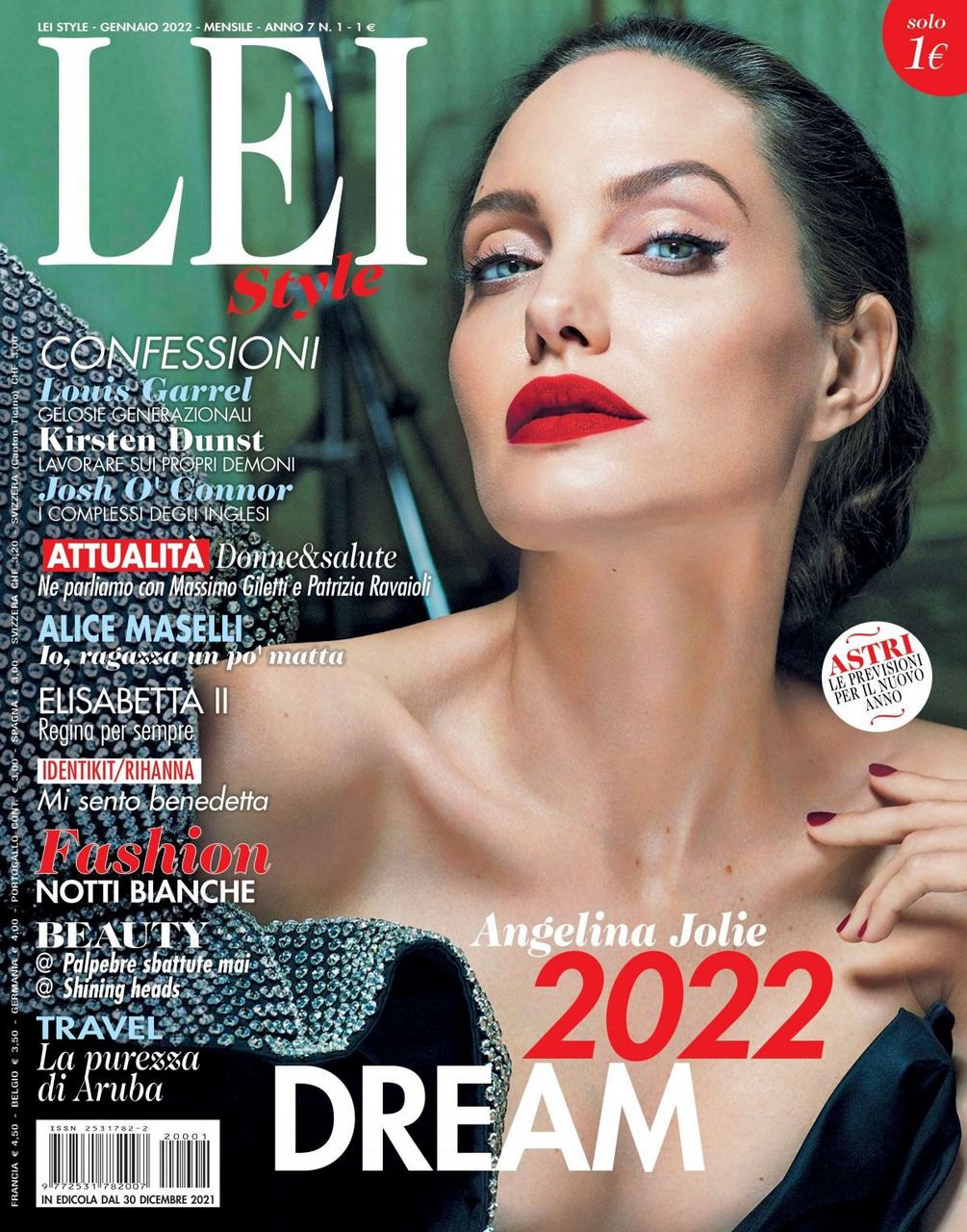Angelina Jolie For Leistyle Italy January