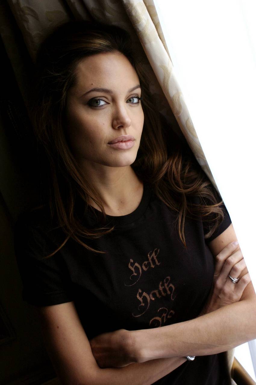 Angelina Jolie Hot