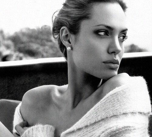 Angelina Jolie Photographed By Mario Testino St (2 photos)