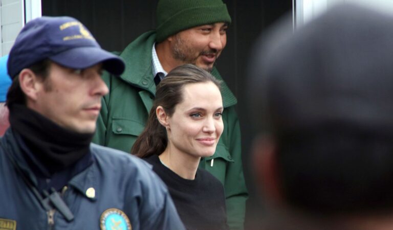 Angelina Jolie Piraeus Greece With Syrian Refugees (5 photos)