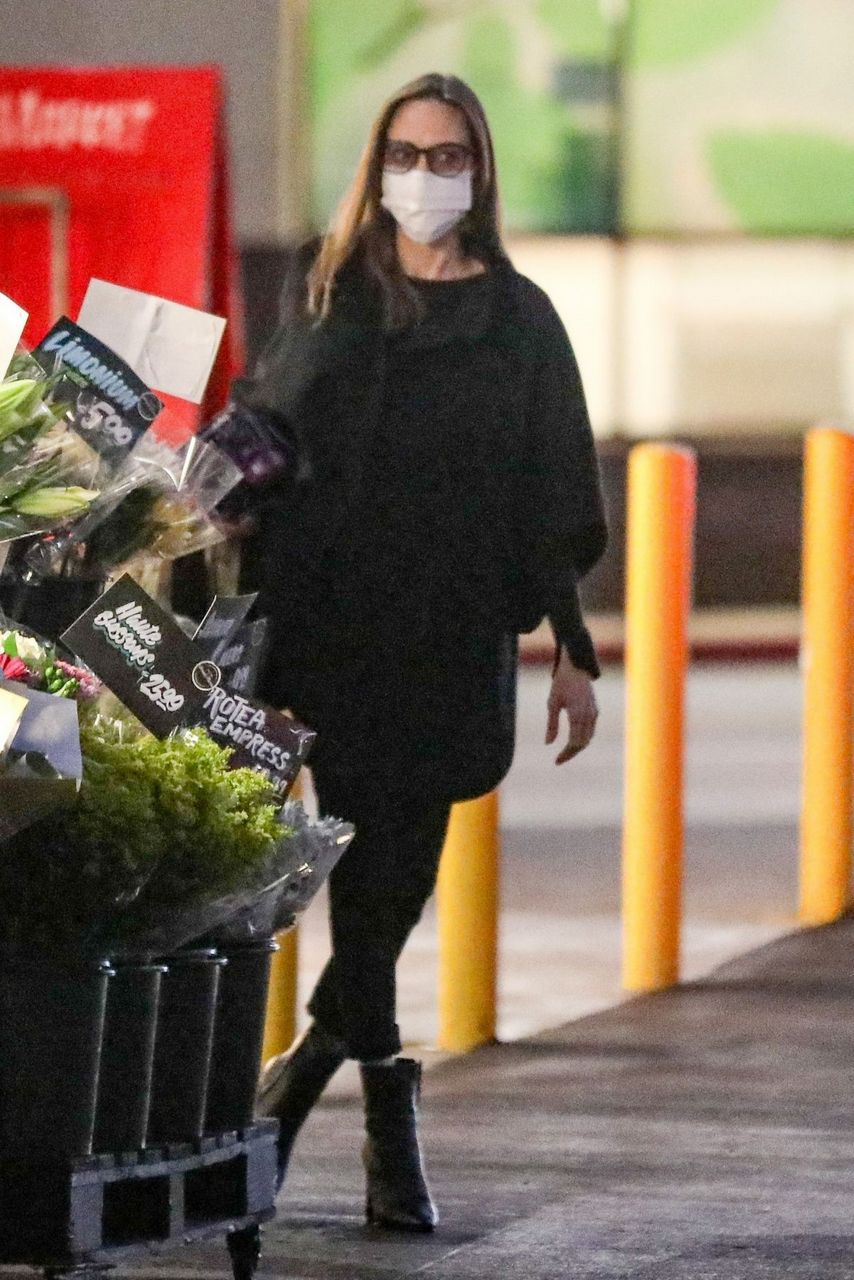Angelina Jolie Shopping For Groceries Bristol Farms Beverly Hills