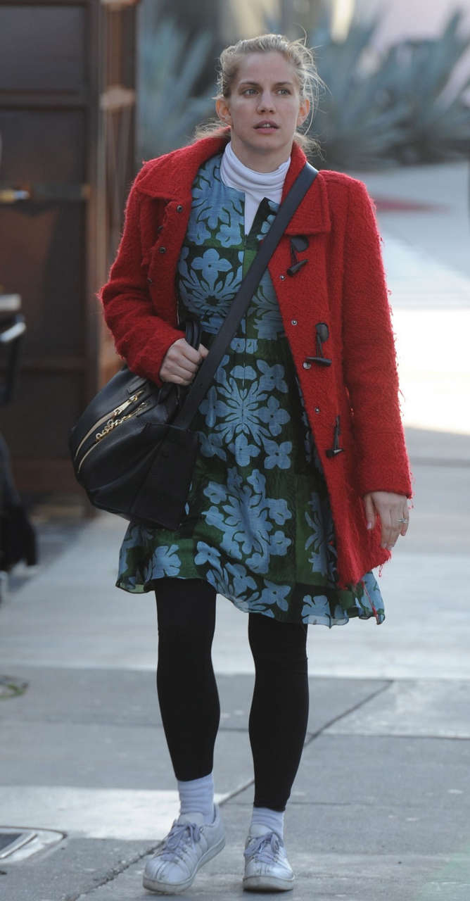 Anna Chlumsky Out About Beverly Hills