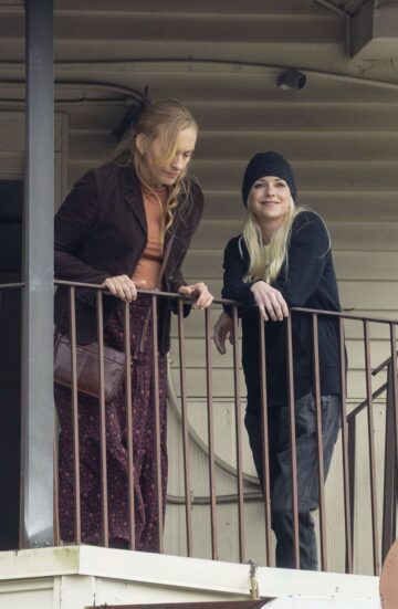Anna Faris And Toni Collette On Set Of Estate New Orleans