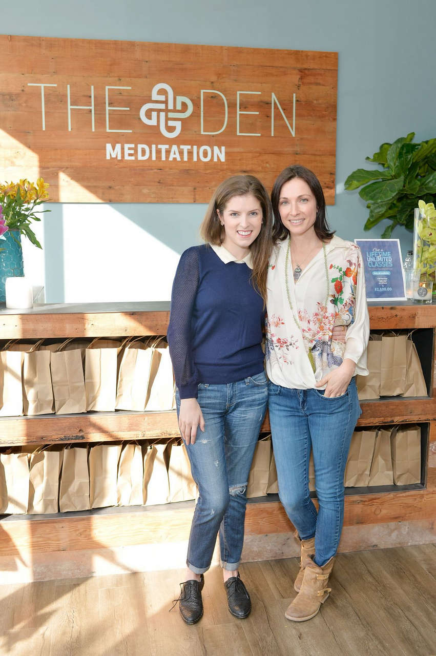 Anna Kendrick Amanda Seyfried Den Meditation Studio Opening Los Angeles