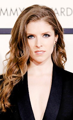 Anna Kendrick Arrives On The Red Carpet For The