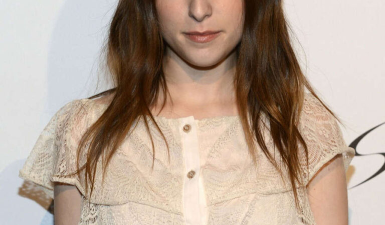 Anna Kendrick Samsung Galaxy S Iii Launch New York (6 photos)