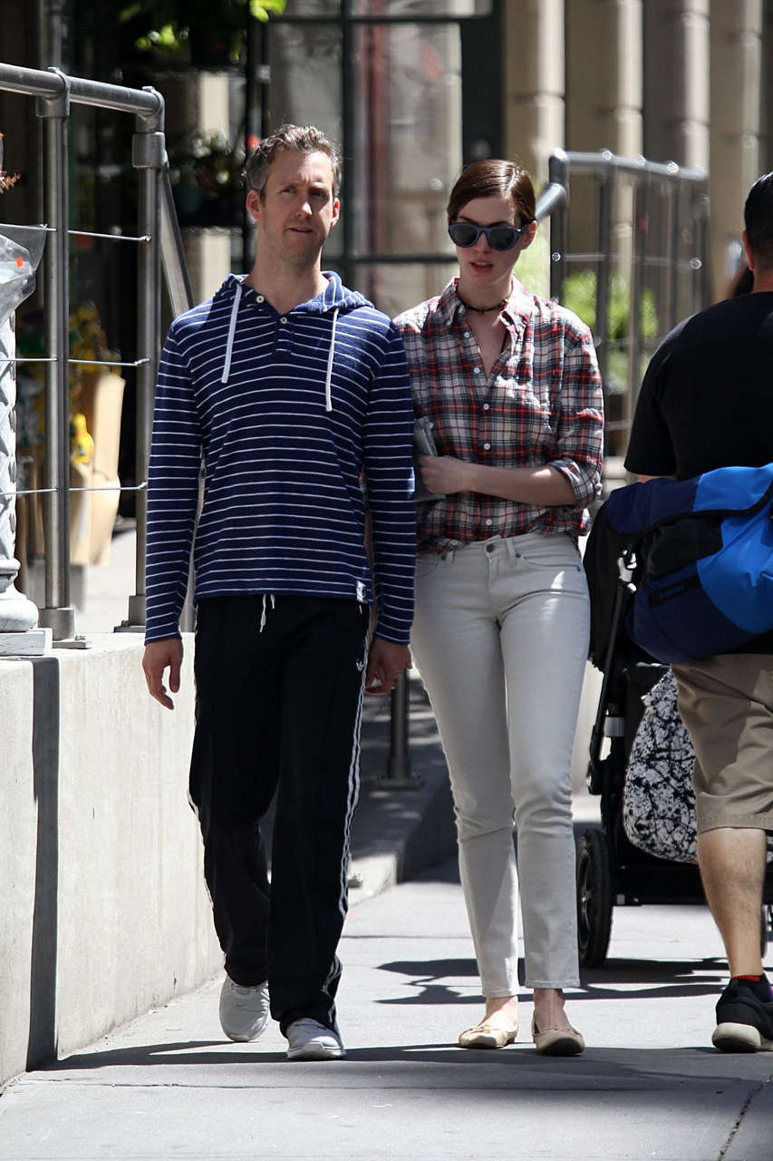 Anne Hathaway Adam Shulman Out About New York
