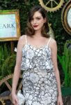 Anne Hathaway Alice Trough Looking Glass Event Ar Roseark Los Angeles