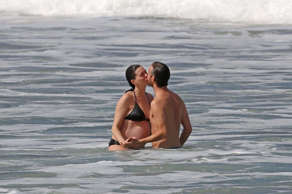 Anne Hathaway Bikini