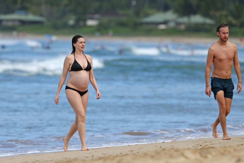 Anne Hathaway Bikini