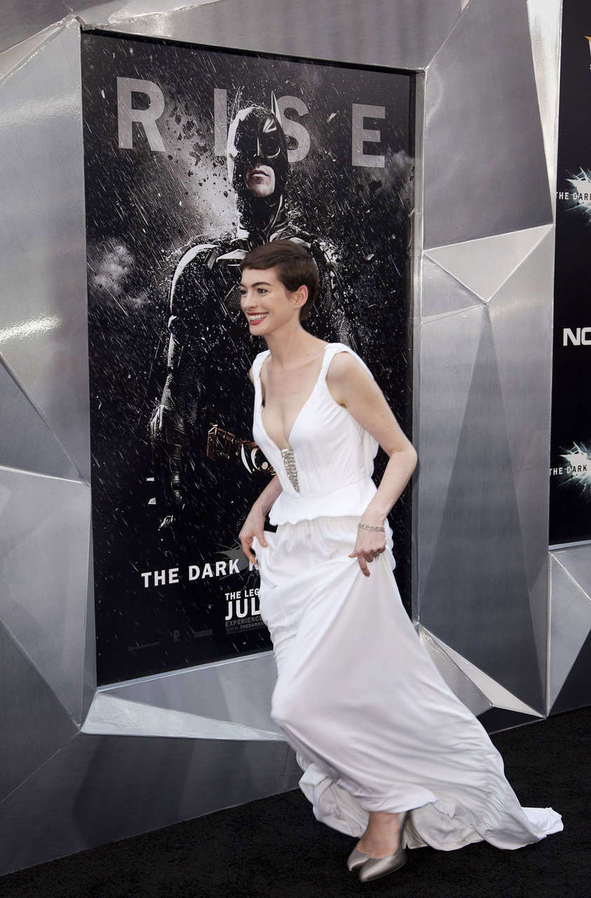 Anne Hathaway Dark Knight Rises Premiere New York