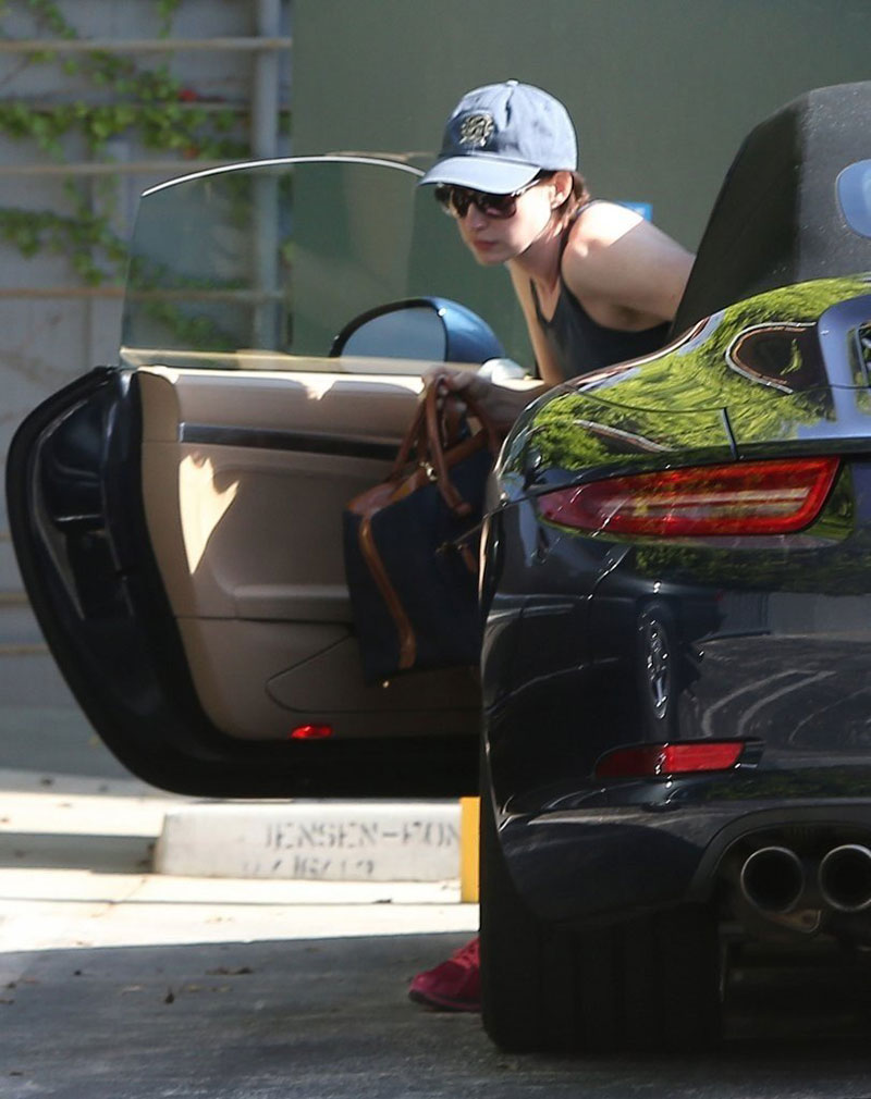 Anne Hathaway Heading Gym West Hollywood