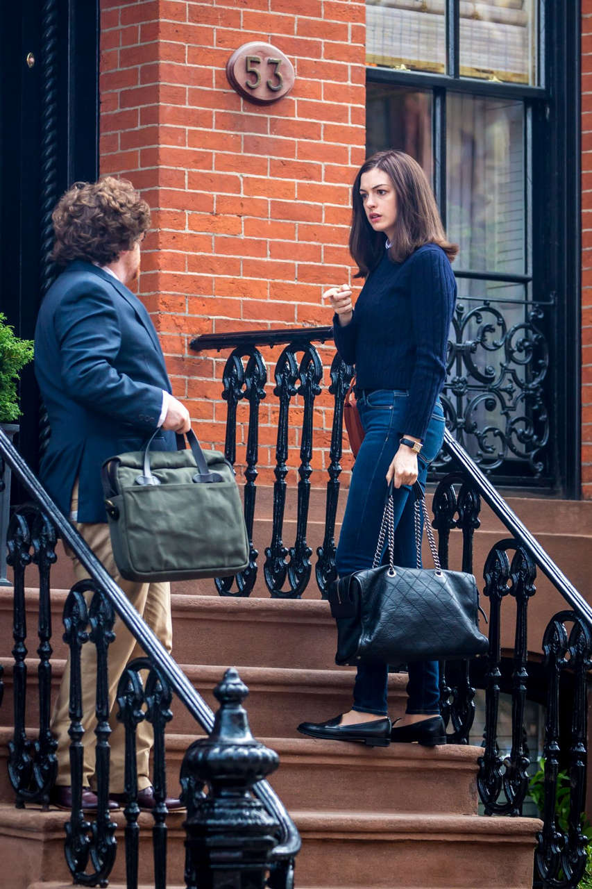 Anne Hathaway Intern Set New York