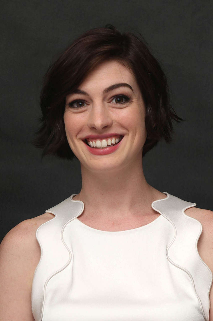 Anne Hathaway Interstellar Press Conference West Hollywood