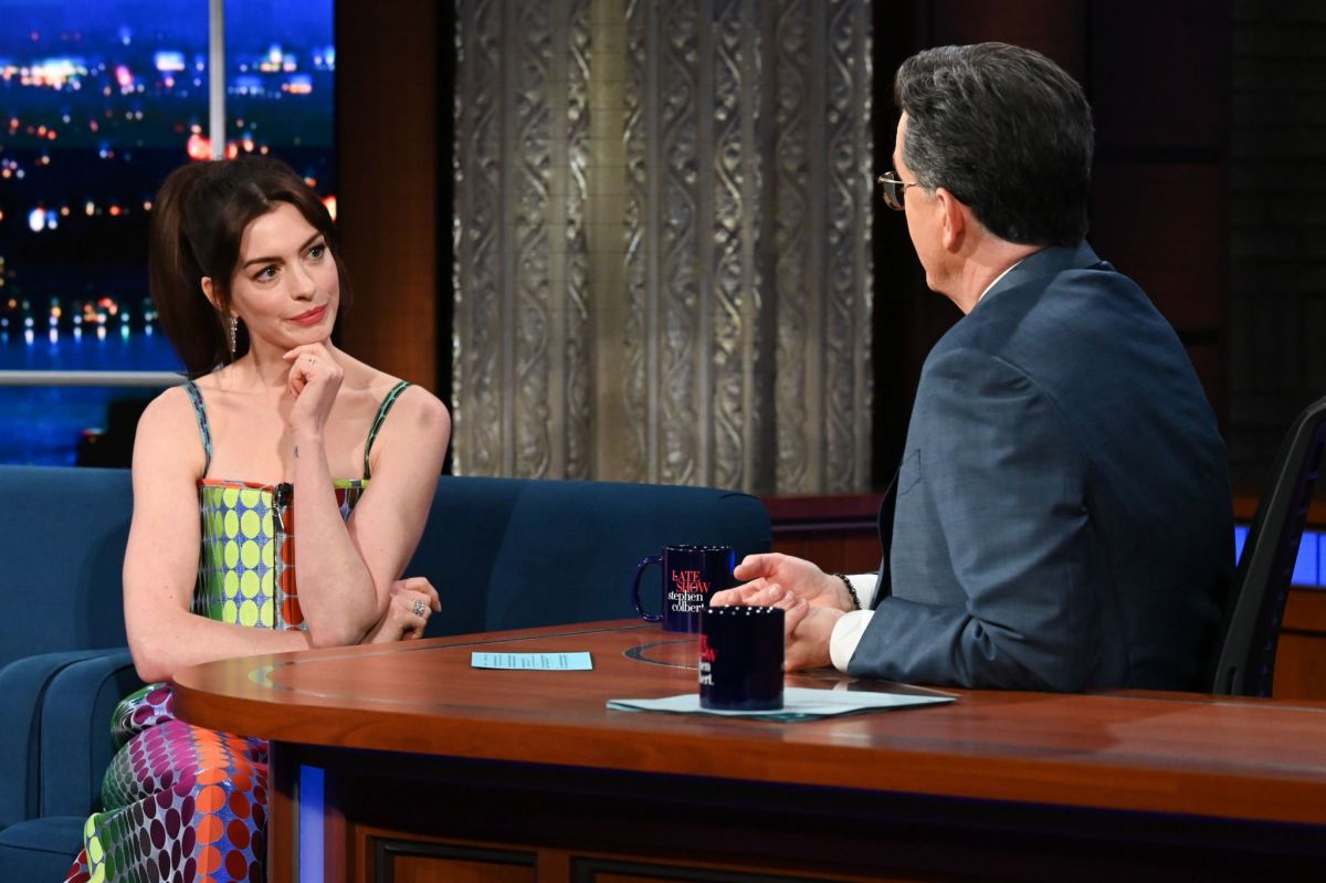 Anne Hathaway Late Show With Stephen Colbert New York