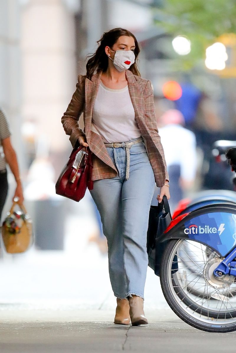 Anne Hathaway Leaves Hair Salon New York