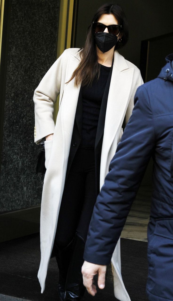 Anne Hathaway Leaves Her Hotel Milan