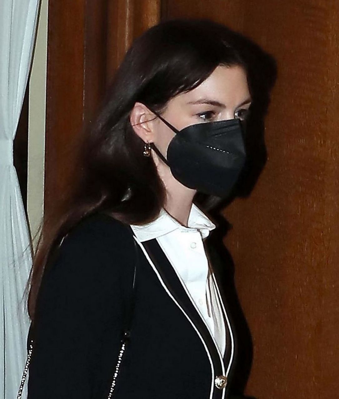 Anne Hathaway Leaves Her Hotel Rome