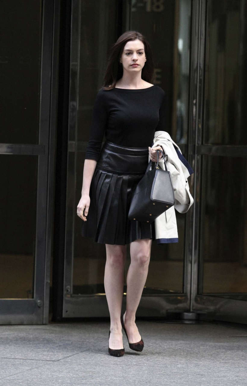 Anne Hathaway Set Intern New York