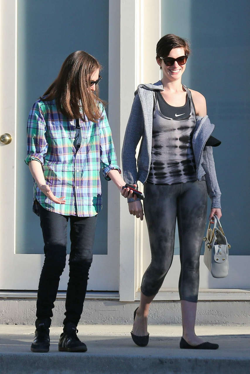 Anne Hathaway Tight Leggings Out About Los Angeles