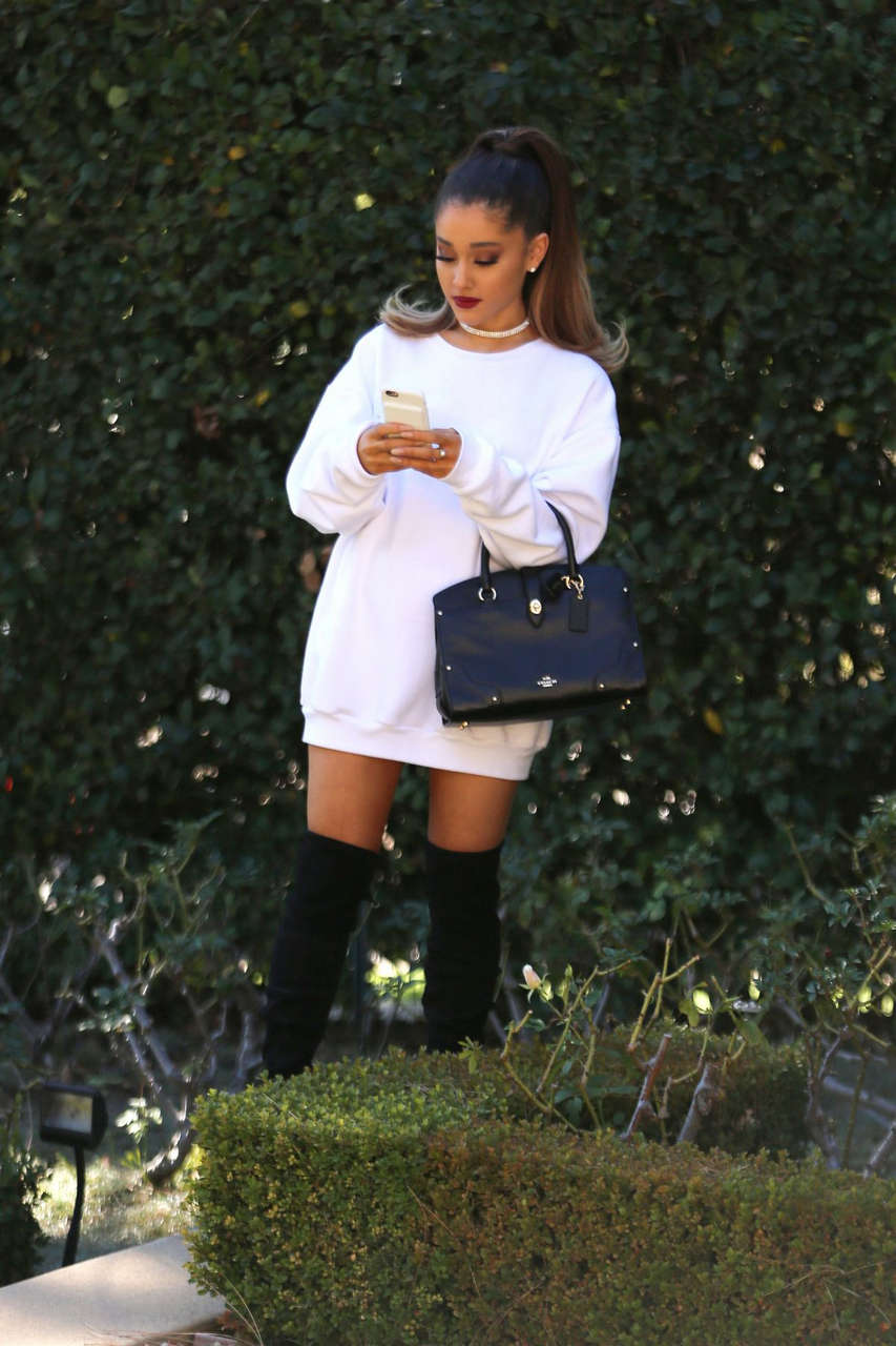 Ariana Grand Out About Los Angeles