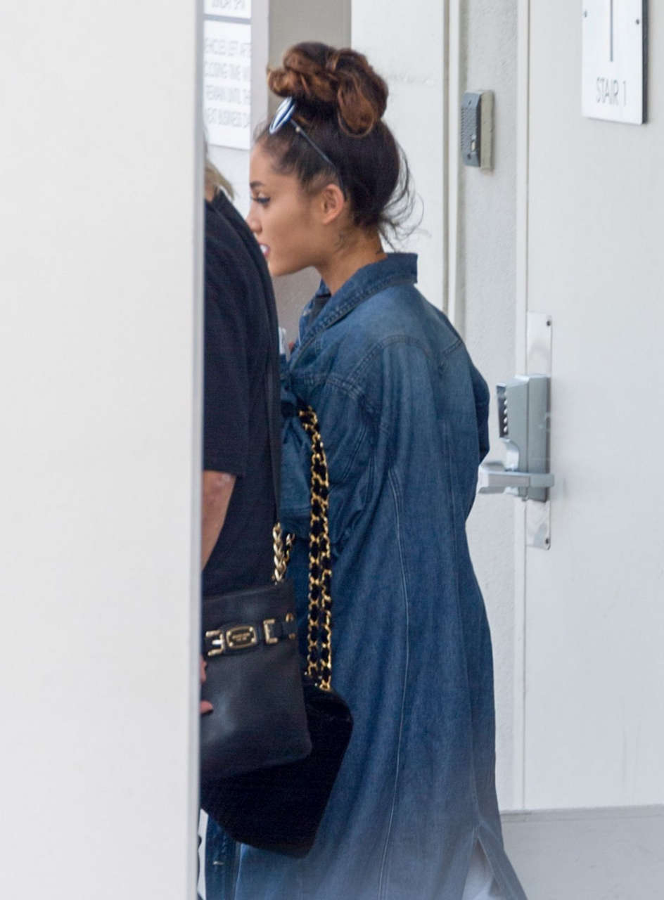 Ariana Grande Leave Dermatologist Beverly Hills