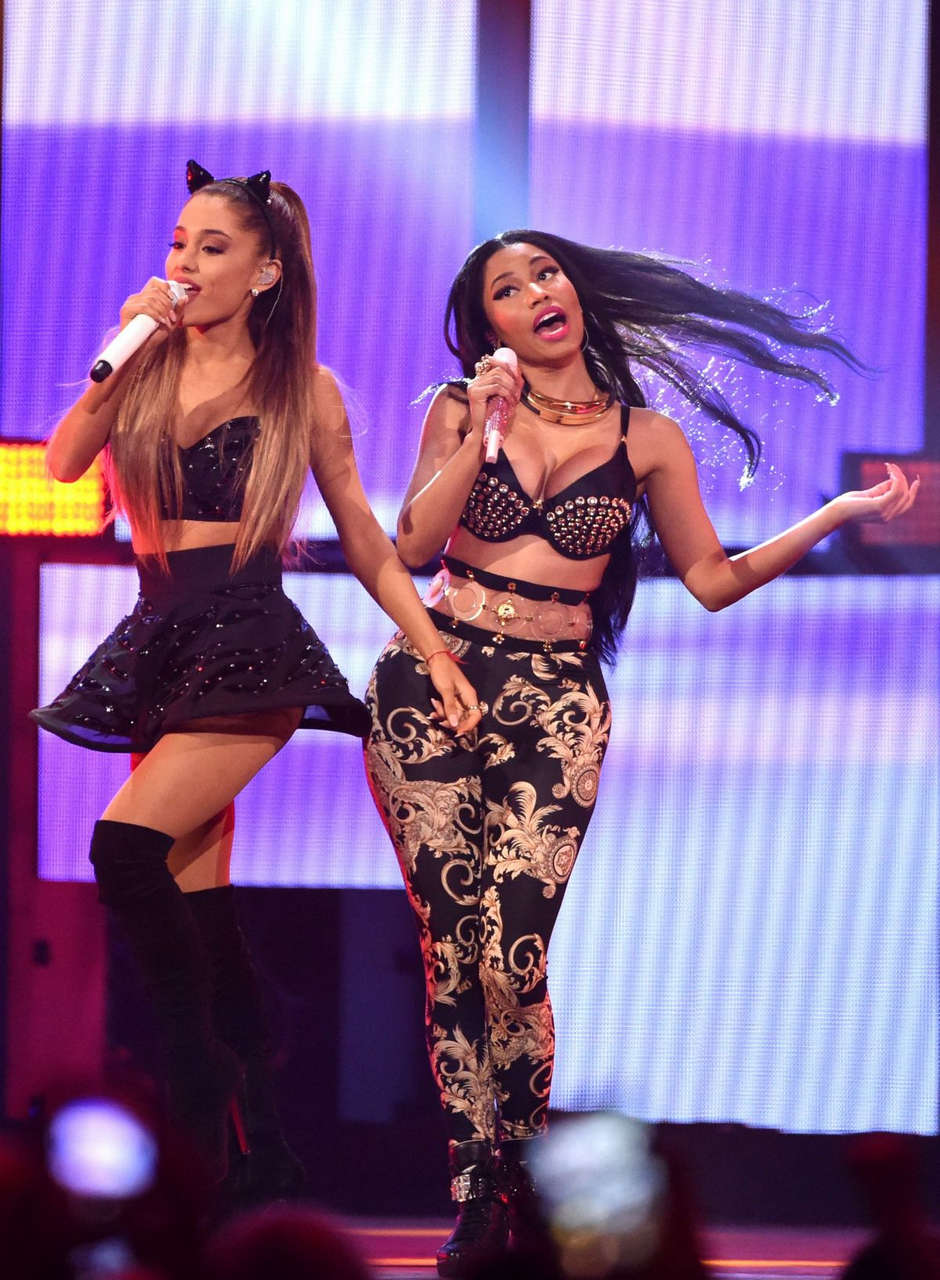 Ariana Grande Nicki Minaj Performs 2014 Iheartradio Music Festival Las Vegas