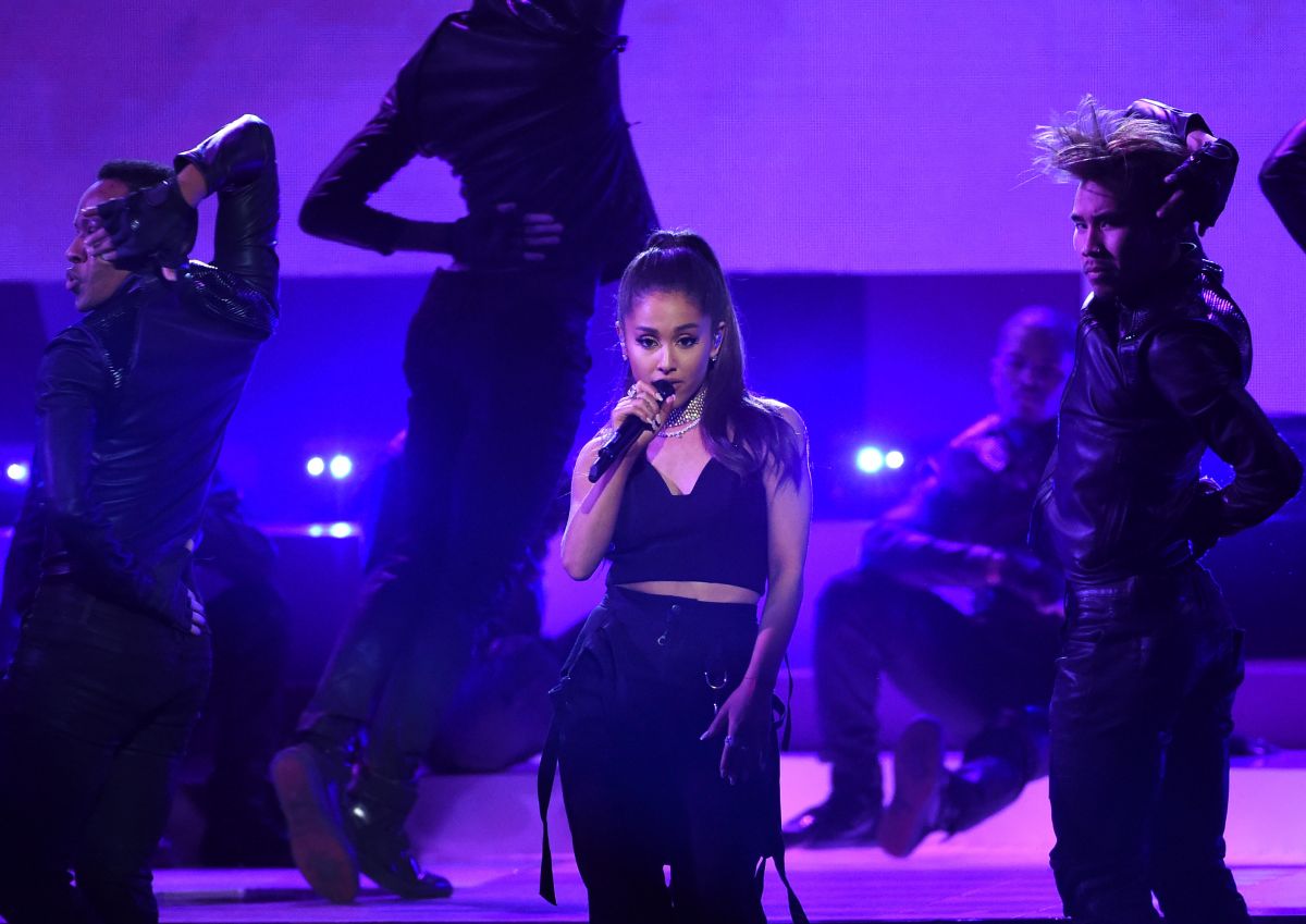 Ariana Grande Performs 2016 Billboard Music Awards Las Vegas