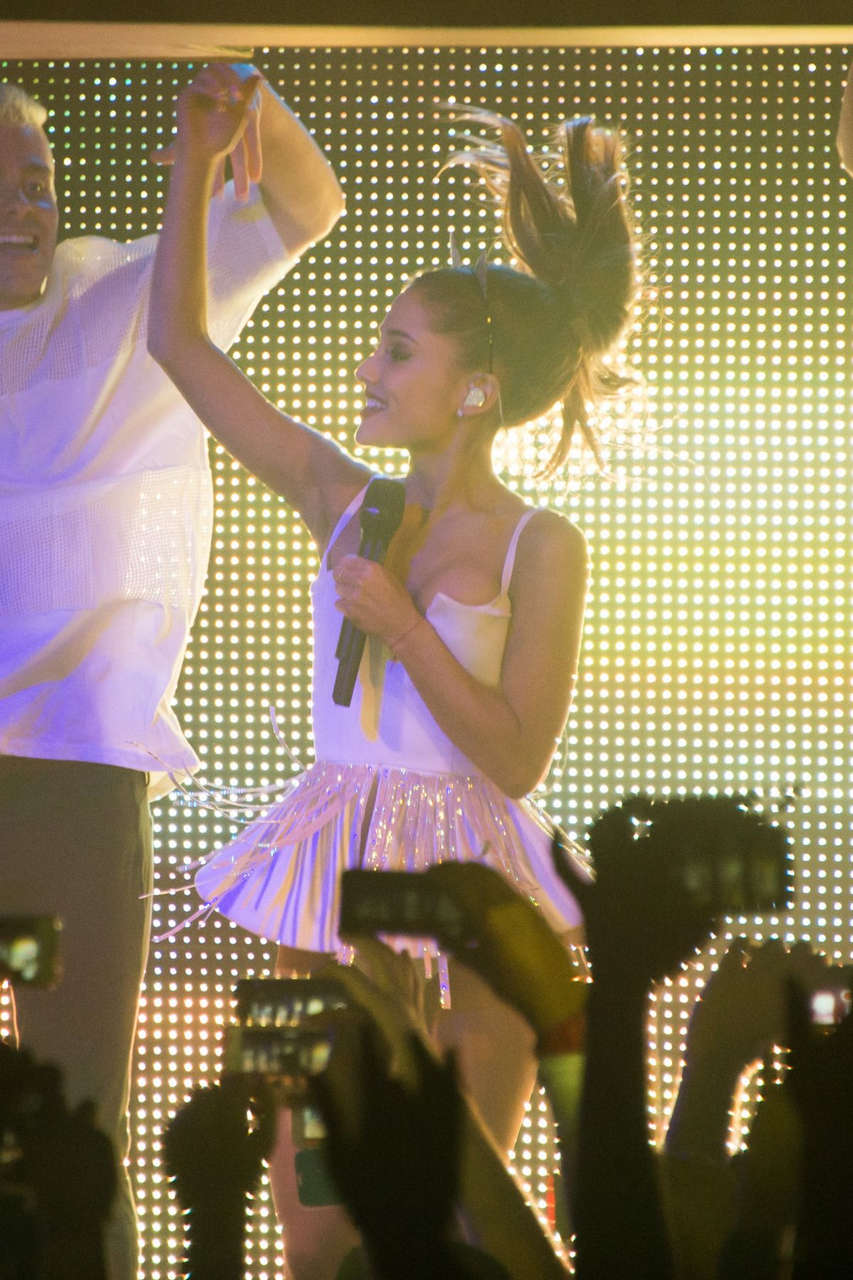 Ariana Grande Performs Bpm Nightclub New York