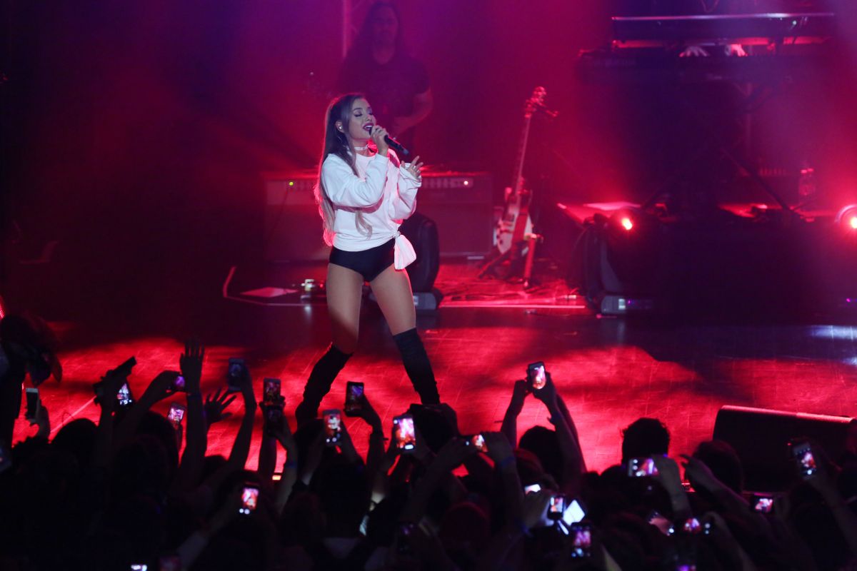 Ariana Grande Performs Hp Lounge Party Trianon Paris