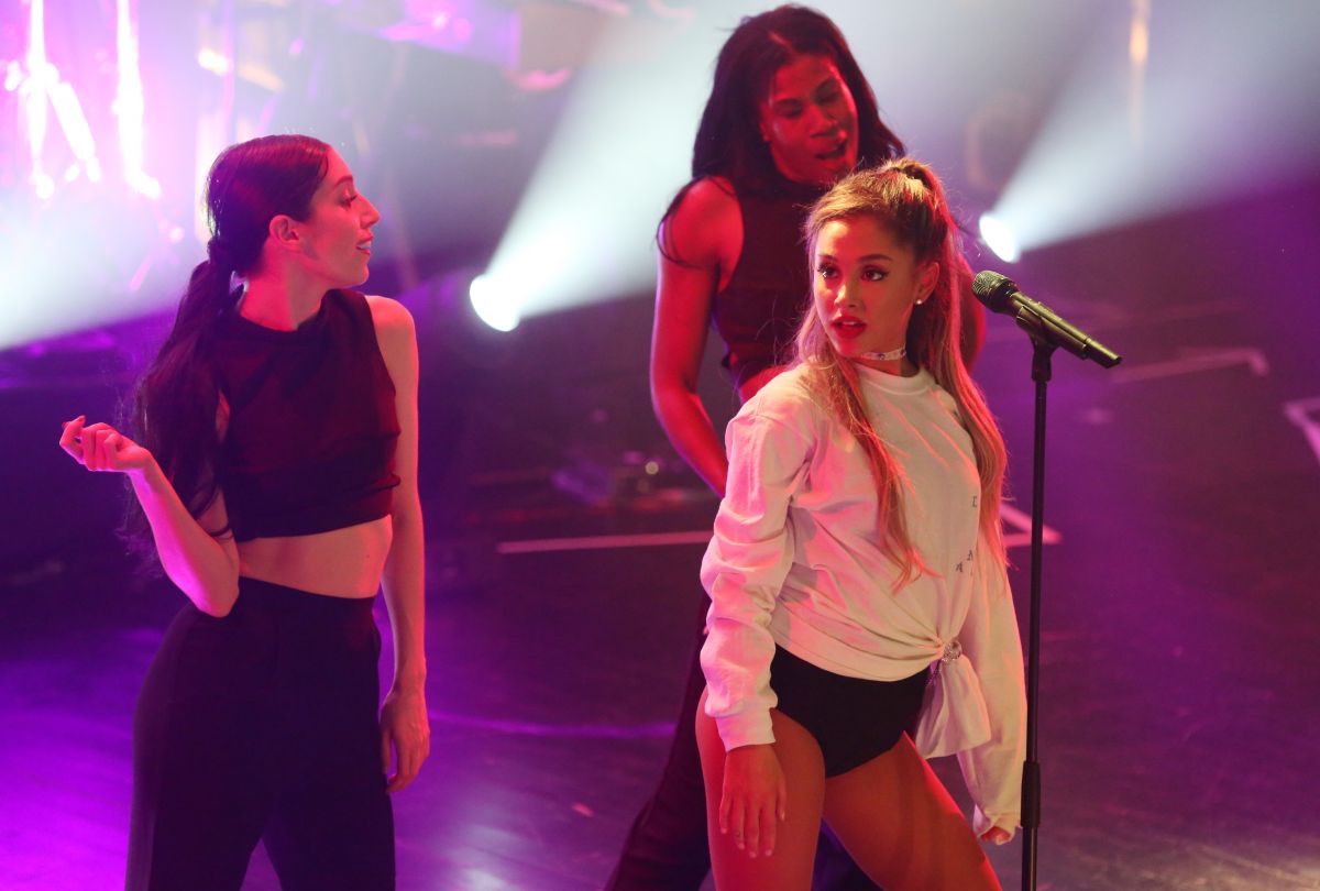 Ariana Grande Performs Hp Lounge Party Trianon Paris