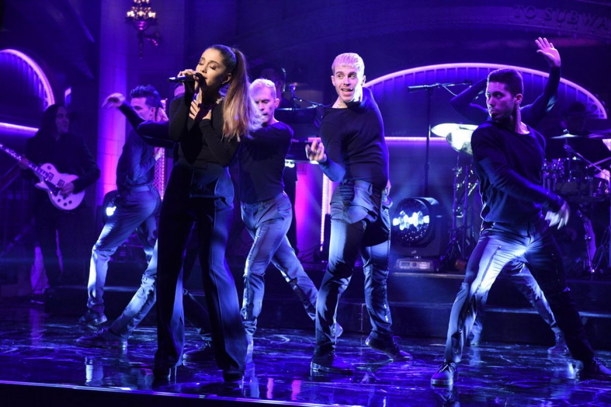 Ariana Grande Performs Snl March