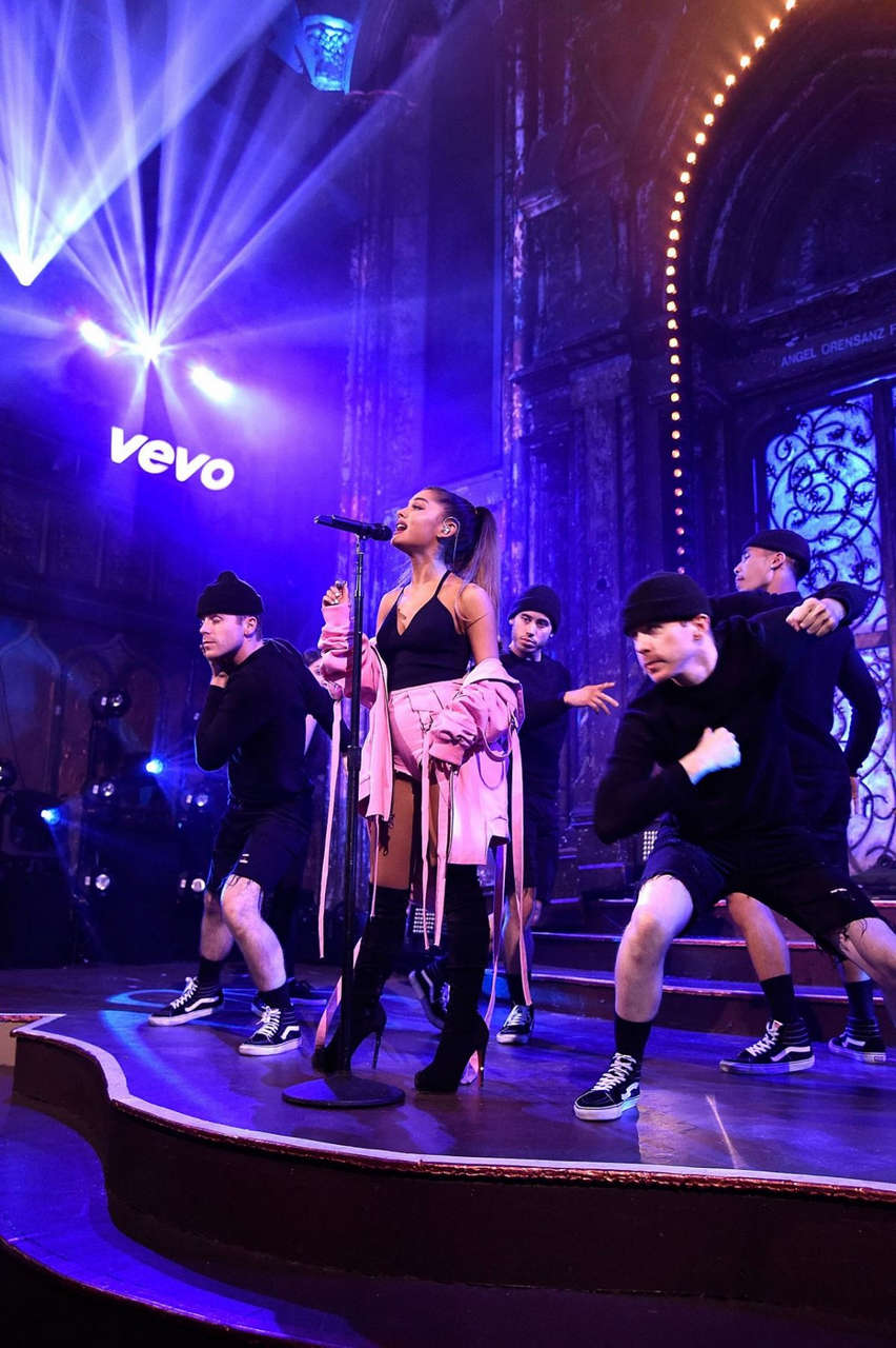 Ariana Grande Performs Vevo Presents New York