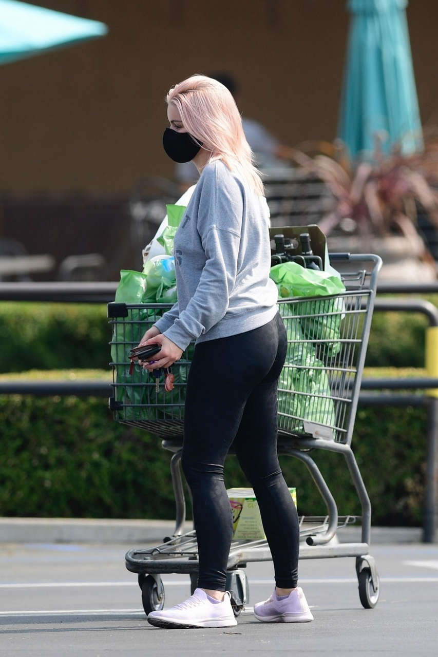 Ariel Winter Out Shopping Los Angeles