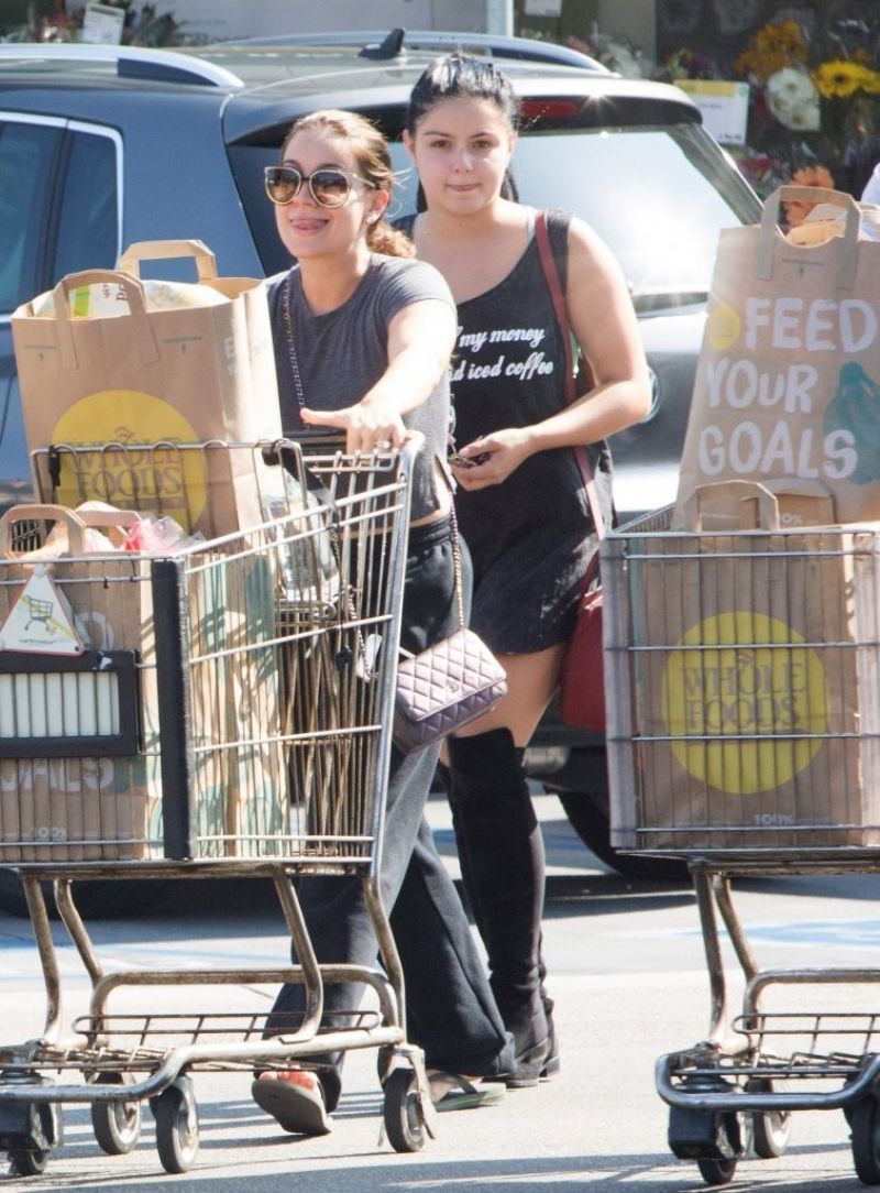 Ariel Winter Shopping Whole Foods Los Angeles
