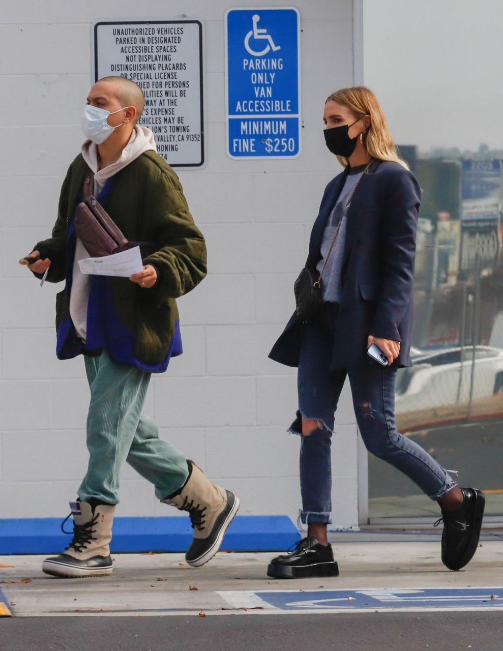 Ashlee Simpson And Evan Ross Out Shopping Sit N Sleep Los Angeles