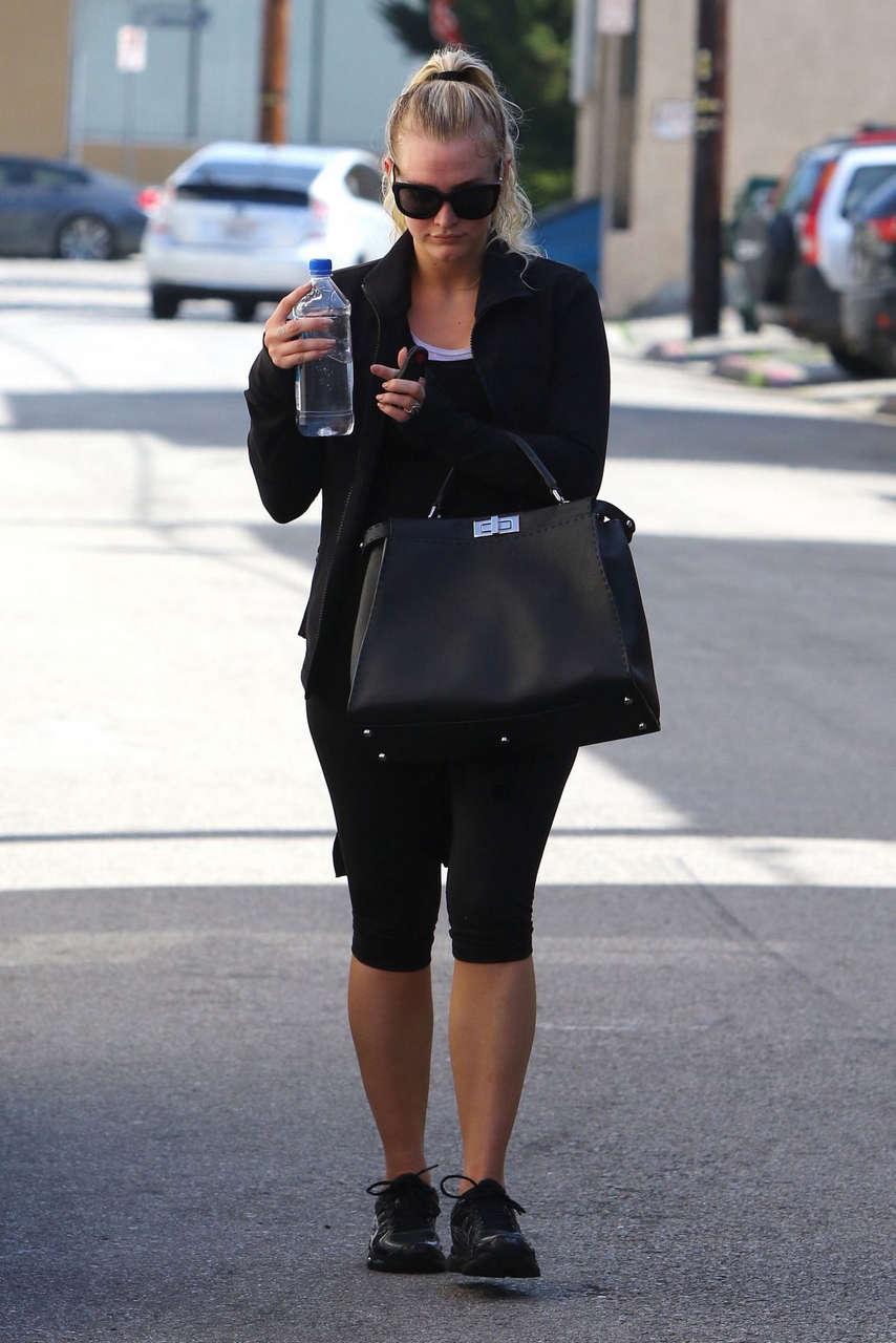 Ashlee Simpson Leaves Tracy Anderson Studios West Hollywood