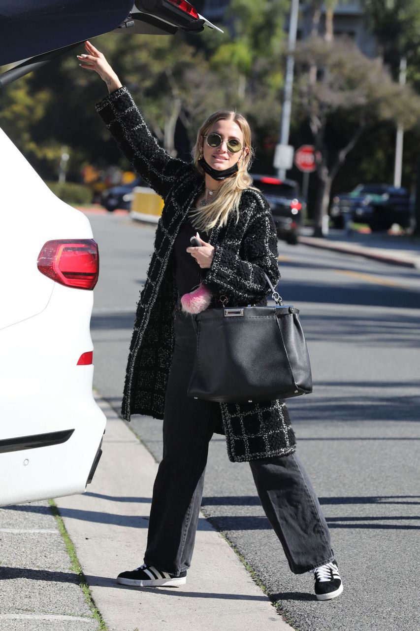 Ashlee Simpson Out And About Beverly Hills